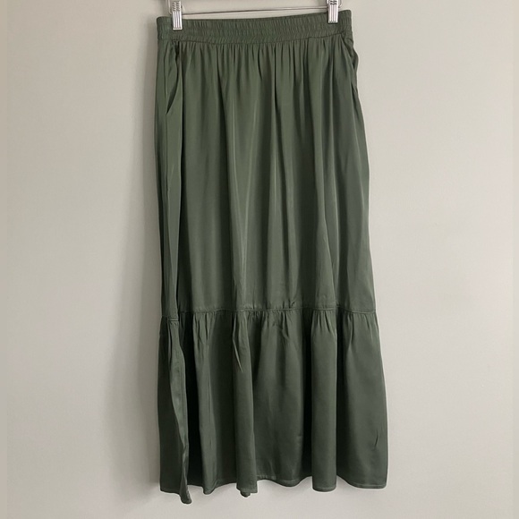 Nation LTD Dresses & Skirts - NATION LA Olive Green Viscose Tiered Midi Skirt Size M NWT